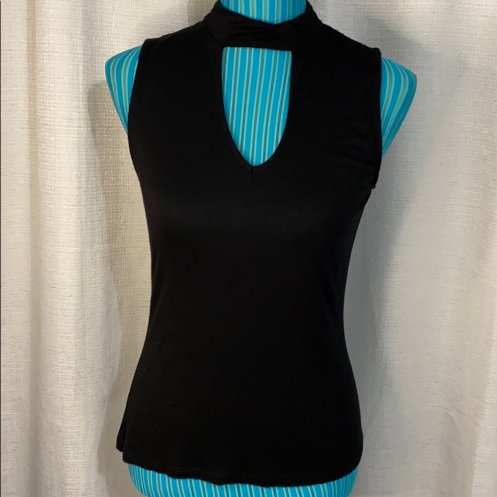 Cute black shirt with choker attached